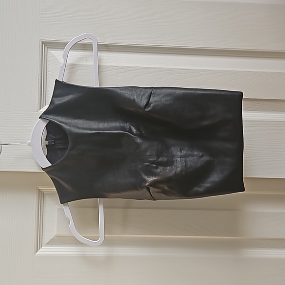 Skims NWT faux leather crop top - Picture 2 of 2